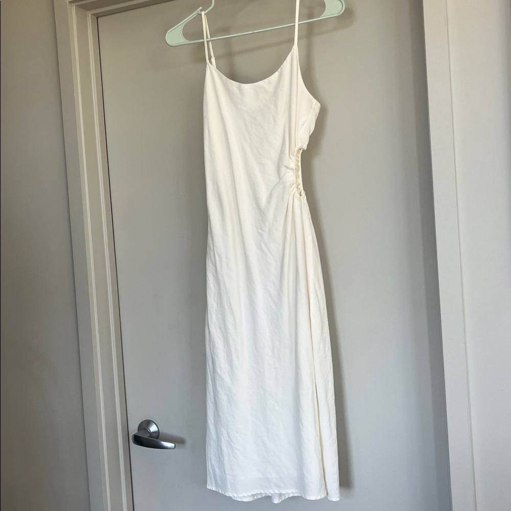 White Dress With Circle Cutout